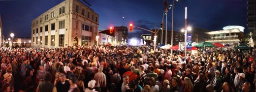 Picture of TD Kitchener Blues Festival main stage crowd